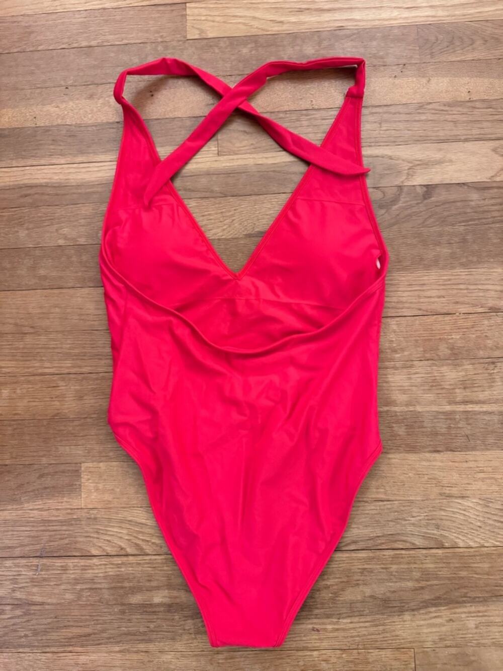 TANA ANA Women's Red Halter One Piece Swimsuit - Size L
b88